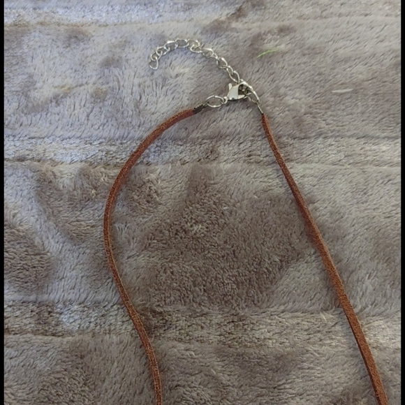 Flower necklace with free earrings! - Picture 5 of 7